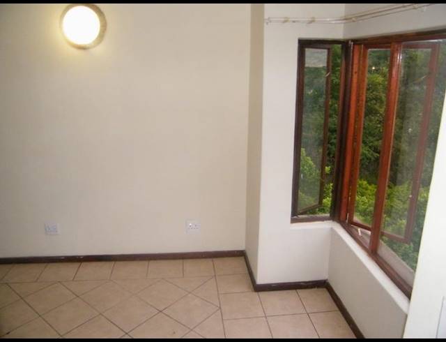 2 BEDROOM PROPERTY TO RENT IN MONTANA TUINE